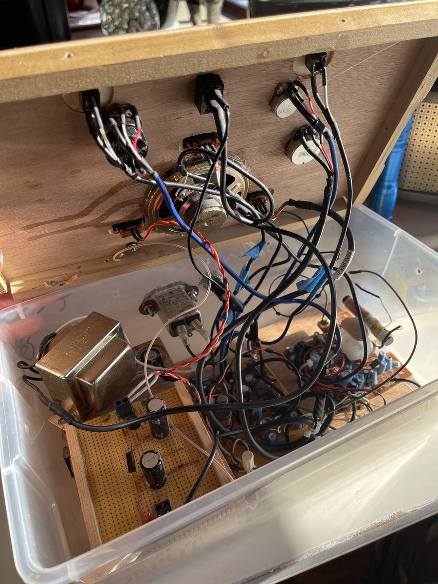 BearfortParanor's tweet photo. Repairing a rare Frank Sumption Box No. 97.  Interesting piece of equipment. You can see the crystals that are attached to the circuitry. Hopefully it will operate once done😎 https://t.co/6UYrRtIKdz