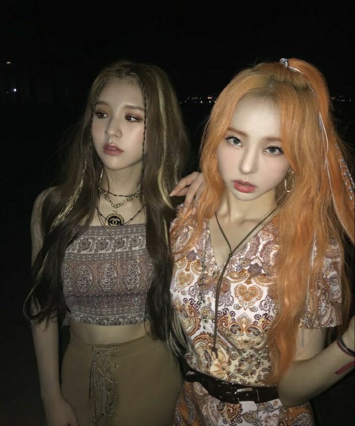 two pretty bestfriends!