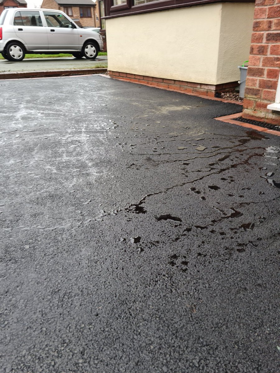 CarlPenrose's tweet photo. #Oswestry #Tarmac #Driveways #Paving #Highwaysapproved another driveway transformed in Oswestry, old block paving taken up, access was widened for better parking and basecourse tarmac laid with some lovely wearing course tarmac on top! Customers love their new driveway π€© https://t.co/XcoxB8UUNH