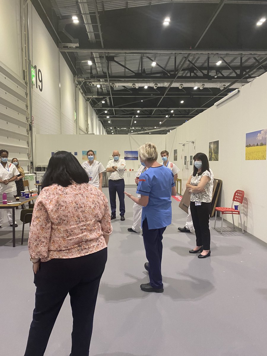 samantha_machen's tweet photo. Fantastic to meet @CNOEngland today at the Nightingale and great to discuss the quality and learning team’s approach to improving safety and quality @NHS_Man_John @samantharokosz1 @JillianOxleasQi https://t.co/B1yFb59y9j