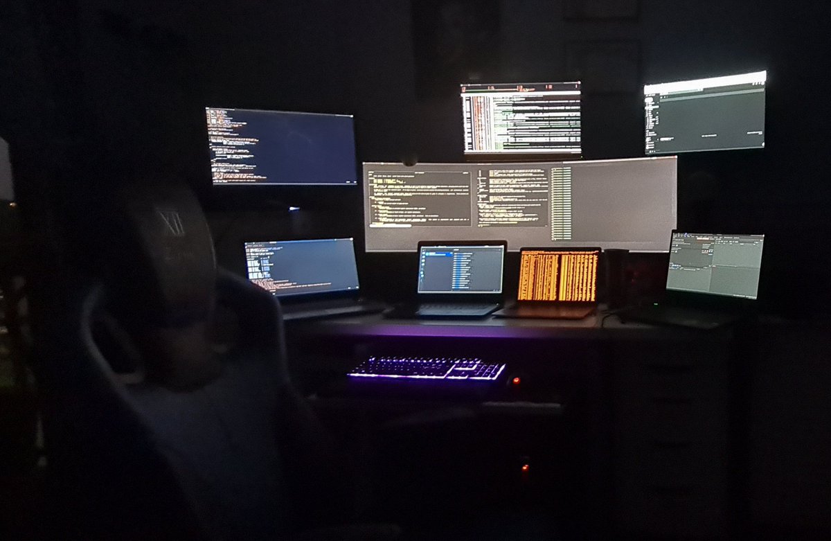 val_brux's tweet image. Beat my setup! 😎 4 monitors + 4 laptops all connected to the same keyboard+mouse using synergy. awesome wm + mac os x. What is your hacking setup? #hackinglife