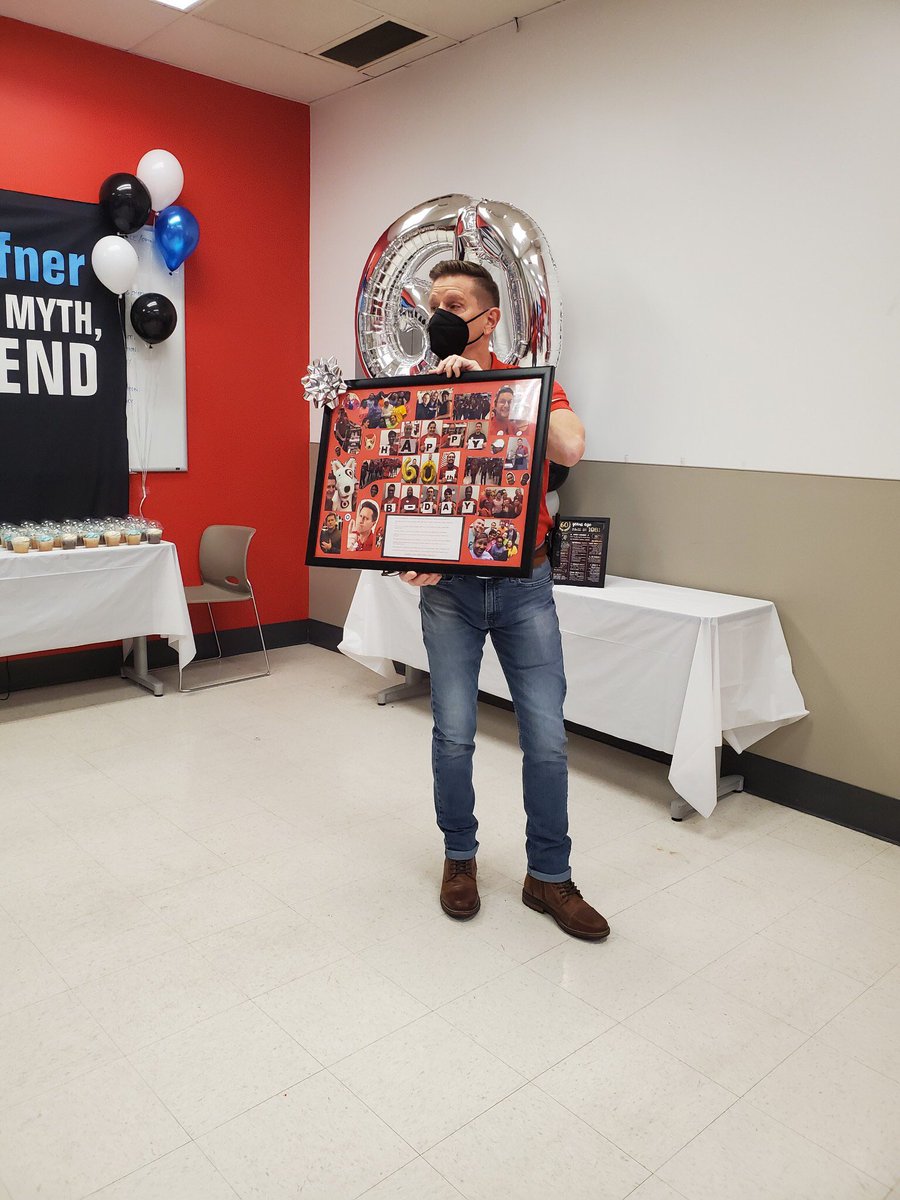 AmyluvsCali's tweet photo. When your Store Director turns 60, it’s kind of a big deal!! Surprise party! 🎉🎊 Happy birthday @krishfner1 
@lkanderson16 @NikkiJo11 https://t.co/ia3RHZT1ZE