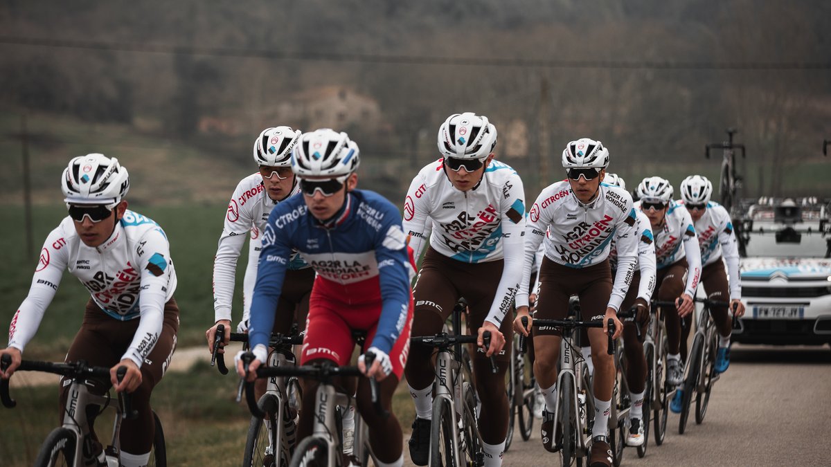 DCT_NewGen's tweet photo. En route pour notre 14e saison !

#AG2RCITROENTEAM #RoulezAutrement #RideDifferently https://t.co/N90scKKmSF