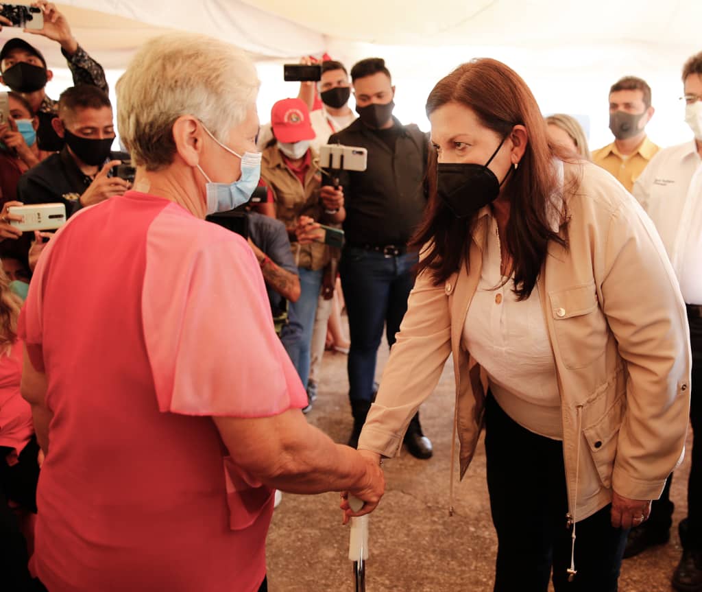 gestionperfecta's tweet photo. #26Feb Llegamos al estado Amazonas, a atender al pueblo que da vida a esta entidad, a nuestras funcionarias y funcionarios, así como a sus seres queridos, en una muy especial jornada de la Misión Guardianes de la Patria

#PatriotasEnUnidad https://t.co/KftNjh3w9y