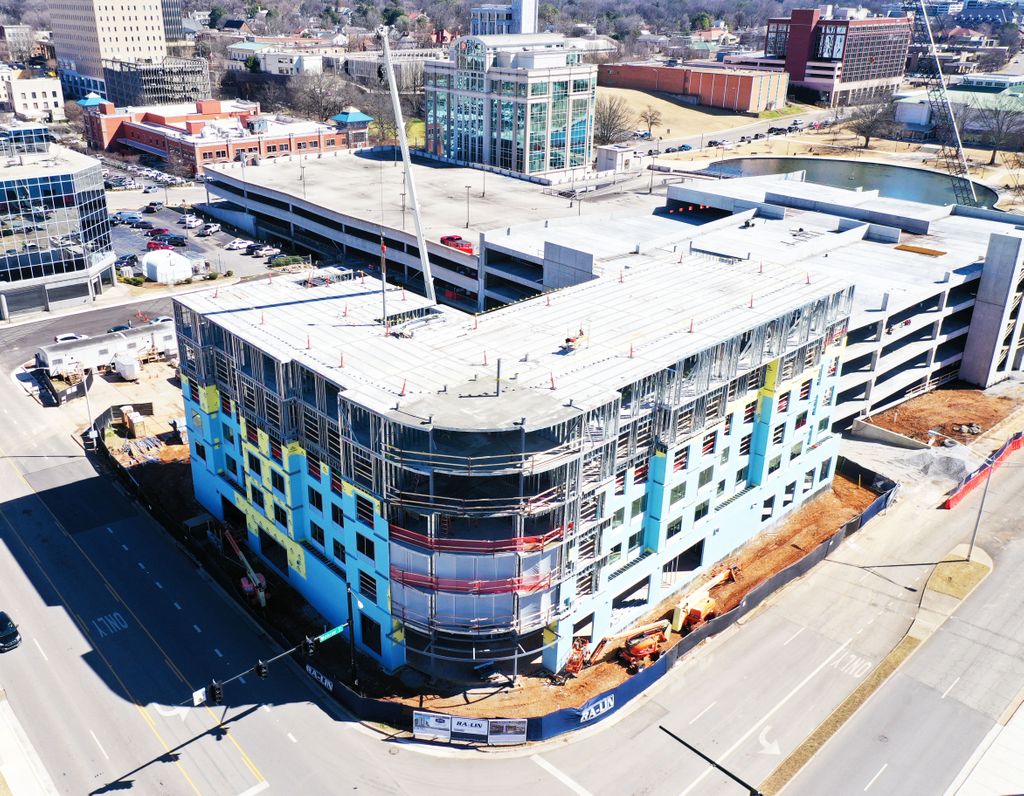 RALINassociates's tweet photo. The future Hampton Inn and Suites in Huntsville, Alabama is looking quite nice๐
#RALIN #RALINallin #PeopleFirst #Construction #Build #BuildBetter #WeBuild #Alabama #BuildAlabama #Hampton #Hilton #Hiltonhotels https://t.co/JIKchBM9rG