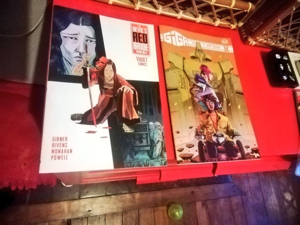 2 great @thevaultcomics titles again! I would have loved to have more of @SGirner @John_Bivens @jeffcpowell Devil's Red Bride. John Lê art on @AlexPaknadel @adityab Giga is so rich he could support a larger format! So far, all the @vault title will stay the same size @afwassel ?