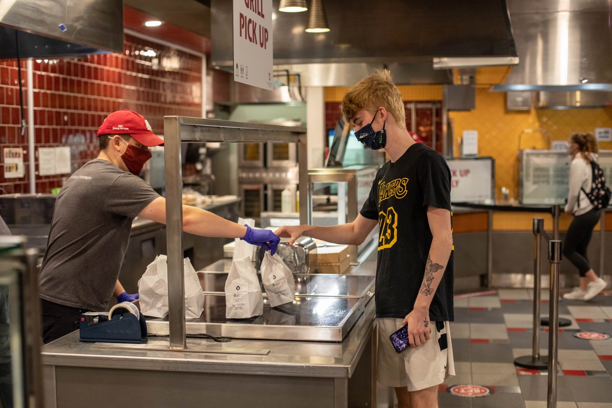 Students! Dining Services, @comptonunion, Chinook Student Center, and <a href="/WSU_UREC/">WSU UREC</a> are hiring! Attend hiring sessions on March 2 &amp; 3 to learn more about available positions. Times &amp; more info ➡️ wsu.presence.io/event/hiring-i… #WSU #GoCougs