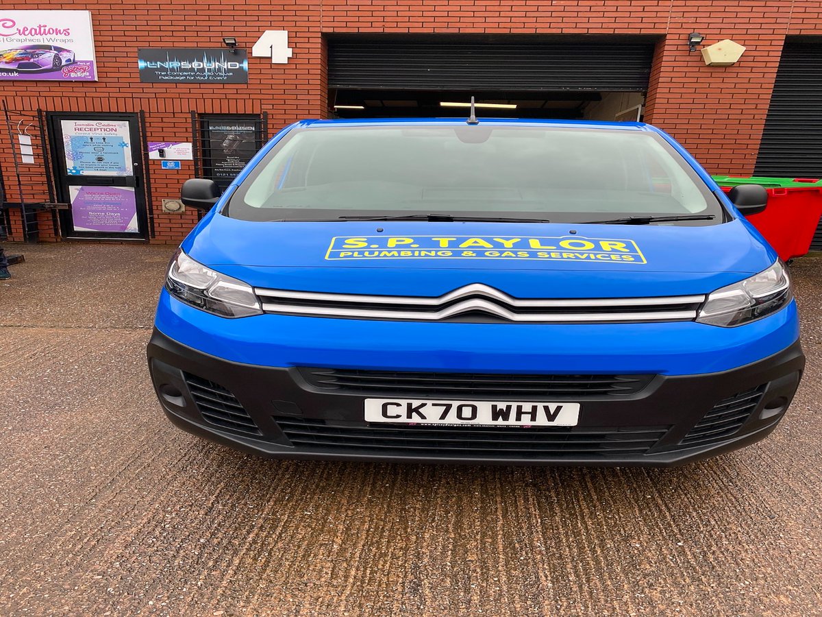 SpiceyDeSigns's tweet photo. This week we were proud to handover this stunning van, which we designed and wrapped  (it was previously black) You won't be able to miss this while out and about!
We also made the UK legal registration plates and even threw in a personalised 3D Reg Plate keyring too! https://t.co/9htjwBvRDa