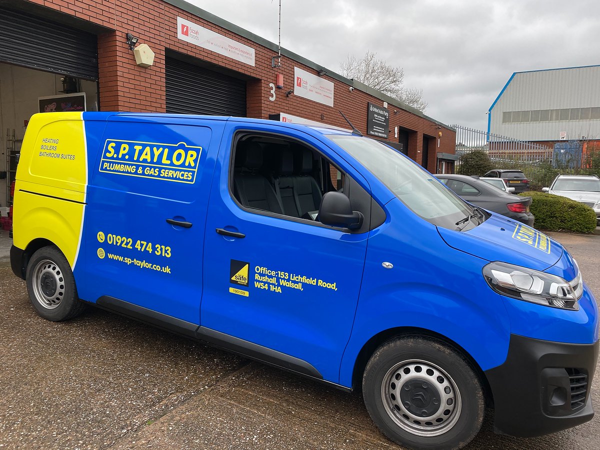 SpiceyDeSigns's tweet photo. This week we were proud to handover this stunning van, which we designed and wrapped  (it was previously black) You won't be able to miss this while out and about!
We also made the UK legal registration plates and even threw in a personalised 3D Reg Plate keyring too! https://t.co/9htjwBvRDa