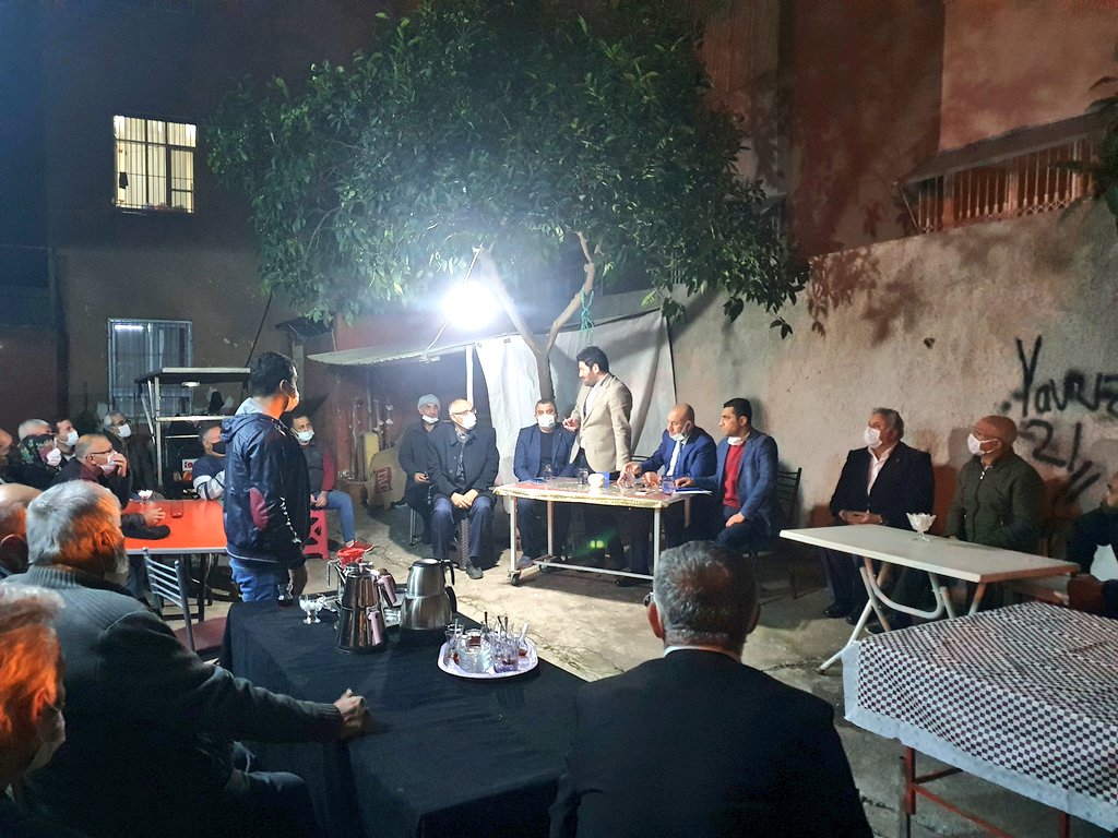 BasriBuyuktas's tweet photo. Bugün, Mithatpaşa Mahalle Yönetimimizle bir araya gelerek istişâre ve değerlendirme toplantımızı gerçekleştirdik.

Başta Mithatpaşa Başkanımız Osman Can olmak üzere, tüm mahalle yöneticilerimize göstermiş oldukları teveccühten ötürü şükrânlarımı sunuyorum.
#Seyhan https://t.co/dwKJIznvw3