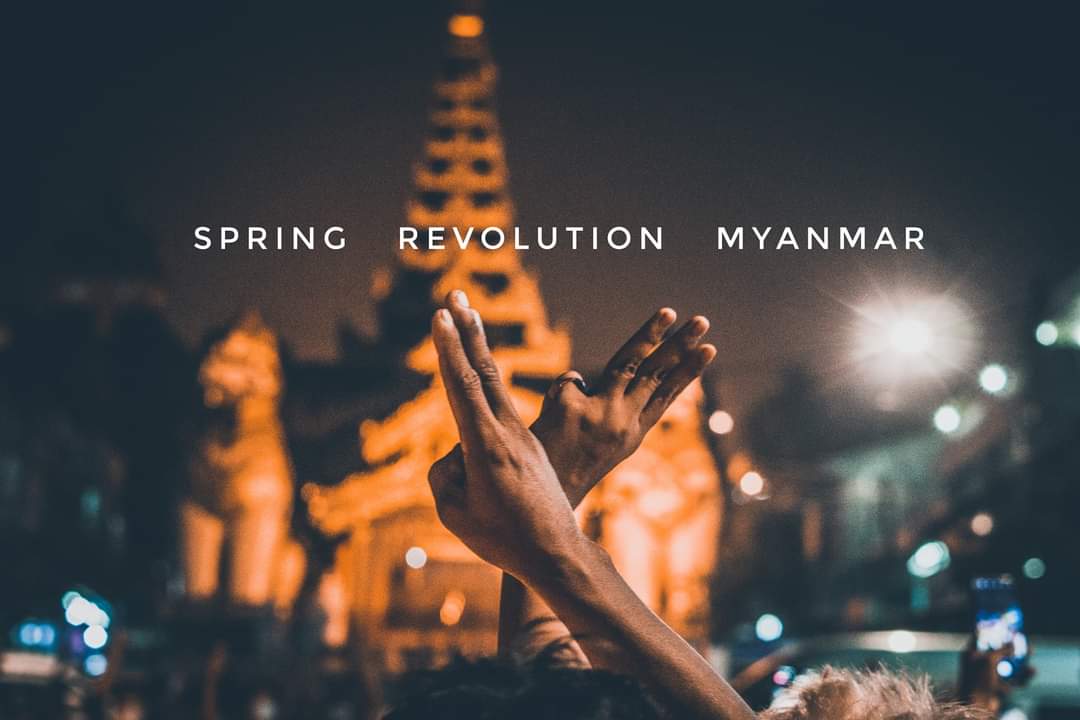 AyeMayMyatHtet's tweet photo. Tonight, at the east mode of Shwedagon Pagoda in Bahan Township, a prayer service was held for the martyrs who lost their lives during the Nwe Oo Revolution.
26.2.2021 ( 7:25 pm )
#WhatsHappeningInMyanmar
#WeWantOurElectedGovernment
#WeWantOurLeaderBack
#WeWantDemocracy https://t.co/BRfinGKVFi