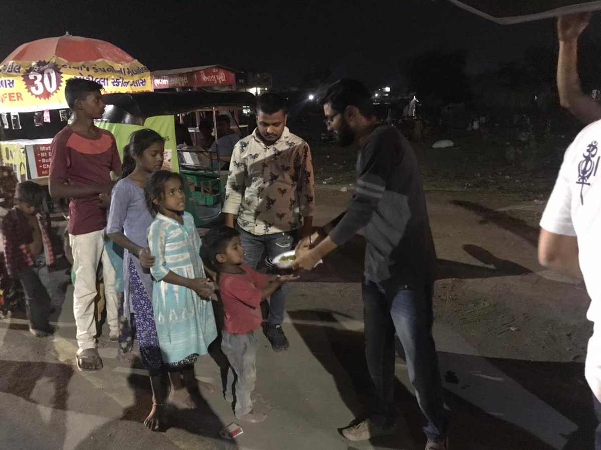 iamhumanfounda1's tweet photo. #imhumanrotibank
#foodforall
#24_Feb_2021
#bardoli
Fed around 250 people
@PMOIndia @narendramodi @AmitShah @JPNadda @CRPaatil @vijayrupanibjp @sanghaviharsh @Nitinbhai_Patel  @Swamy39 @kajal_jaihind @sdmbardoli
@JignaParmar7 @RotiBankSankul
@aajtak #imhuman
#helpeverhurtnever https://t.co/dLKQS7GKi8