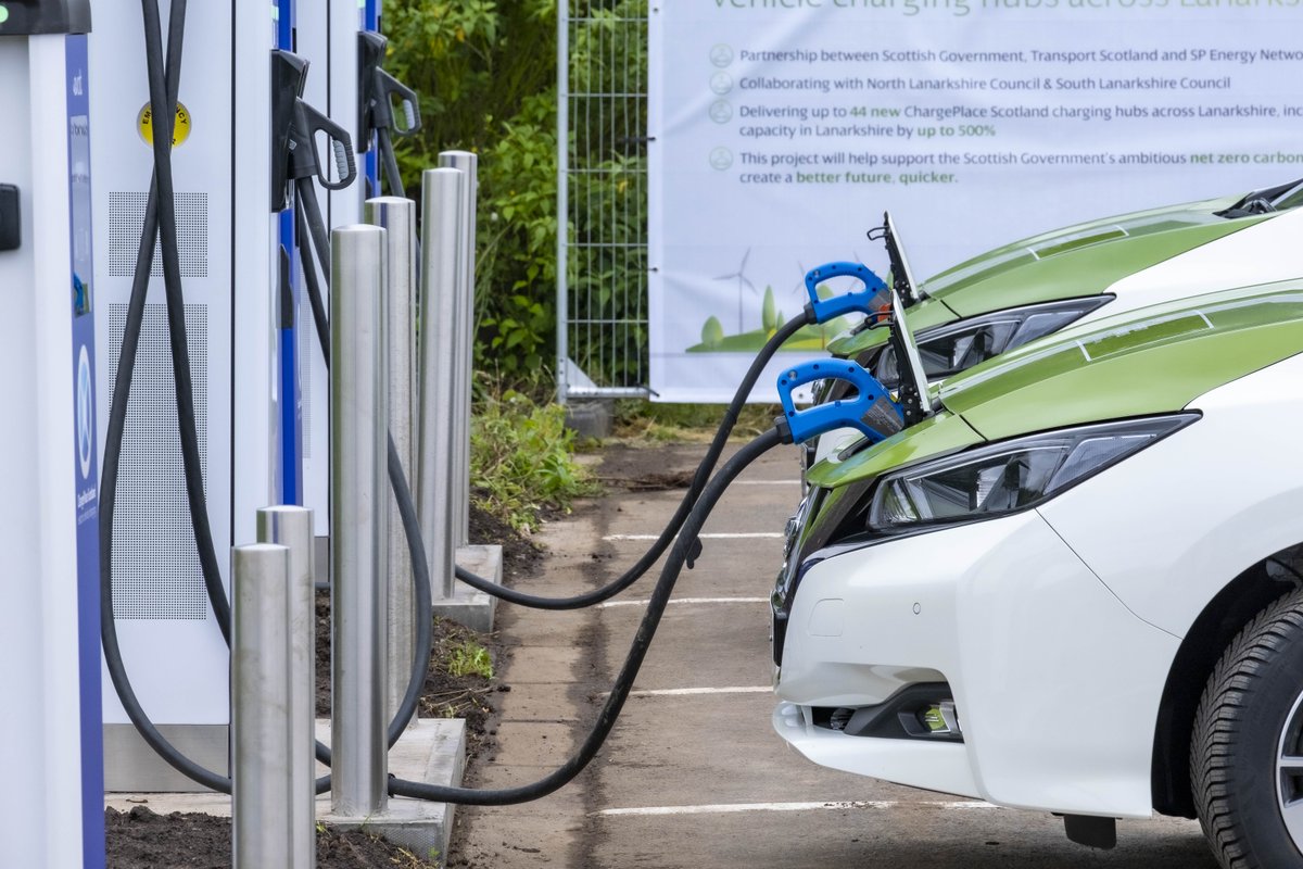 SPEnergyNetwork's tweet image. Project PACE has now enabled 10,000 EV charges – roughly 640,450 miles of clean, green travel! With our partners @transcotland @nlcpeople @SouthLanCouncil we will create more than 40 charging hubs in Lanarkshire.  

More 👉 ow.ly/MaCG50DKIV4

#SPEnergyNetworks #ProjectPACE