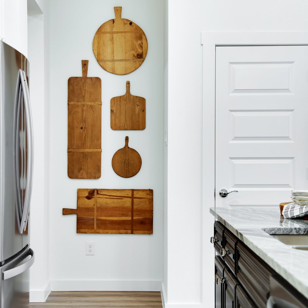 homestarstaging's tweet photo. Room & board.
#dallasstaging @homestarstaging
#photography @LanceUEP #dallasstager #dallashomestager #kitchen #wallart #breadboard #dhome #dallashome https://t.co/7sh4kJNDdg