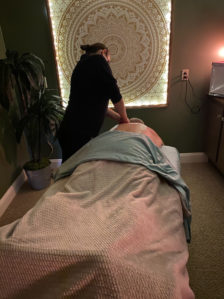 Our Medical Massage Therapy students took a field trip to The Massagery today to get some hands on experience in a true massage clinic! 
Are you interested in learning more about how YOU can become a Medical Massage Therapist in only 60 weeks? Call us to learn more!