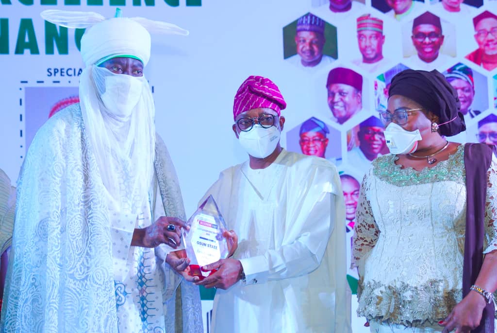 It was with all sense of humility that I, last night in Abuja, received the <a href="/BusinessDayNG/">BusinessDayNG</a> Governor of the Year award for 2020. I appreciate the Magt. of the Newspaper for the kind recognition of our Govt's modest effort at redefining governance &amp;impacting the lives of our people