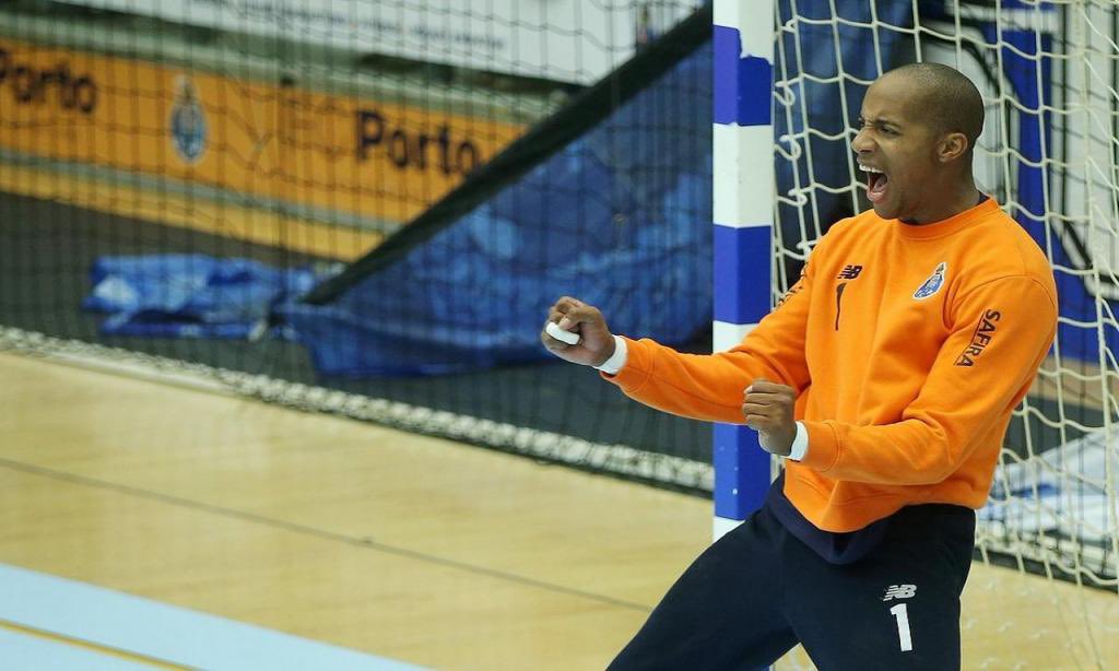 gpaciencia9's tweet photo. Obrigado por tanto! 🖤🙏🏽 continua a defender-nos como bem sabes ai em cima! Descansa em Paz 💙 https://t.co/LD0N9jsNKC