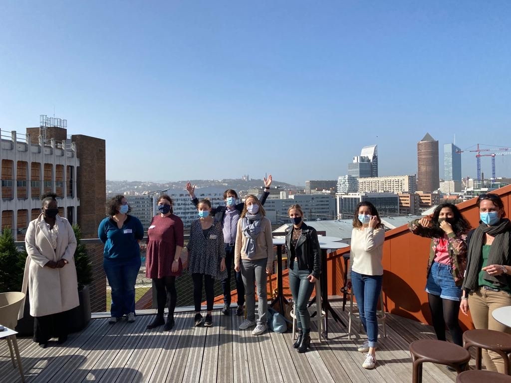 OrangeAuRA's tweet photo. 👩 Hier, les #FemmesEntrepreneuses accompagnées par @OrangeAuRA pour cette 3° saison ont expliqué leur concept devant la caméra. 📹
16 concepts très différents à découvrir bientôt via nos capsules vidéo de présentation sur Twitter et Facebook. https://t.co/rsqIOUDDyq