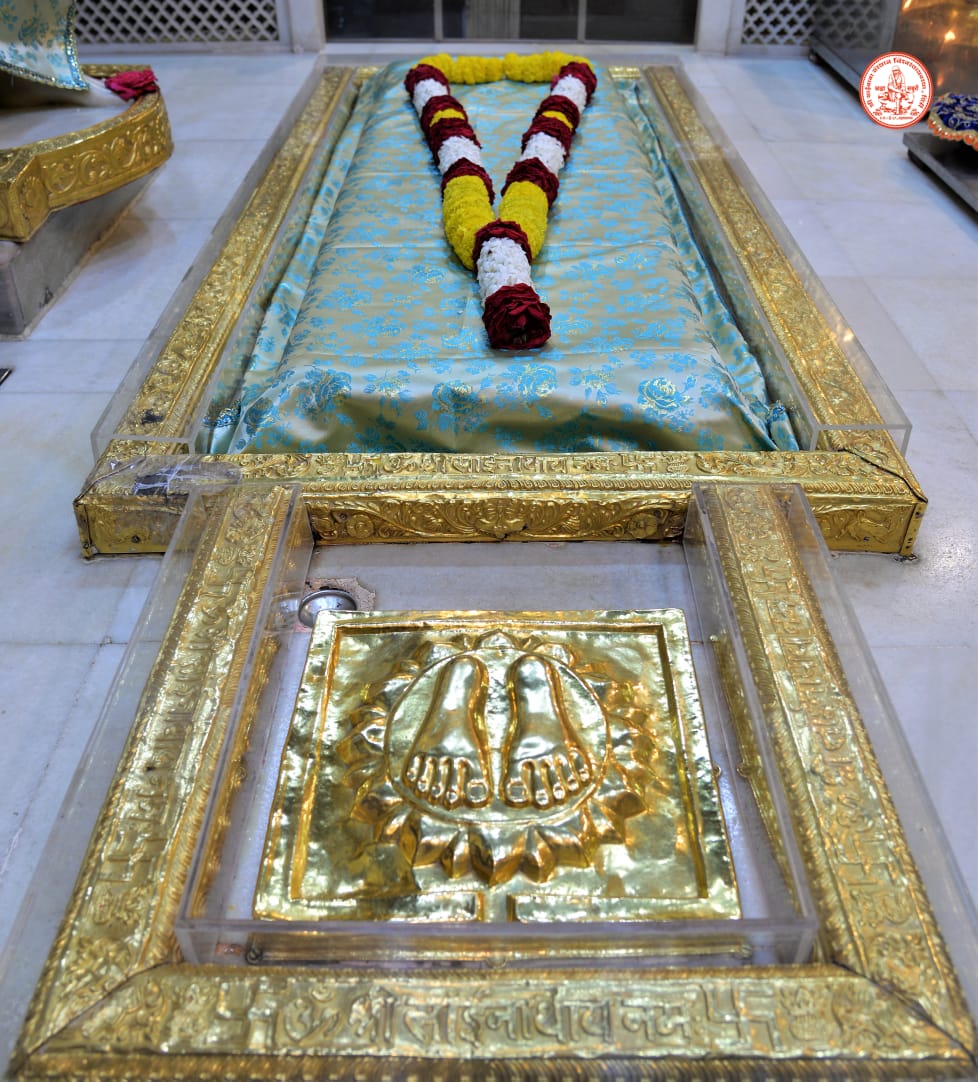 SSSTShirdi's tweet photo. *!! 🕉️ साई राम !!*      
*श्री साईबाबा संस्थान विश्वस्त व्यवस्था,शिर्डी*
 *आरती :- धूपारती*
 *शुक्रवार दिनांक २६ फेब्रुवारी २०२१*                              
 !! 🕉️ Sai Ram !!
*Shri Saibaba Sansthan Trust, Shirdi*
*Aarti* :- *Dhoopaarti*
*Friday 26 February 2021* https://t.co/1t1jbqTKvd