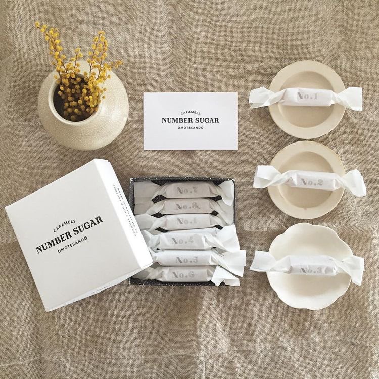 mapooo_t's tweet image. ＼おすすめスイーツ／

NUMBER SUGARのキャラメル！
ひとつ食べるだけで幸せ広がる〜
ナンバーごとに味が違ってて、
たくさん種類があって選ぶのもたのしい。
しかもひとつ108円でとってもお手頃🥺ちょっとしたプレゼントにもおすすめ。
今は期間限定でオンラインショップもあるみたいです！