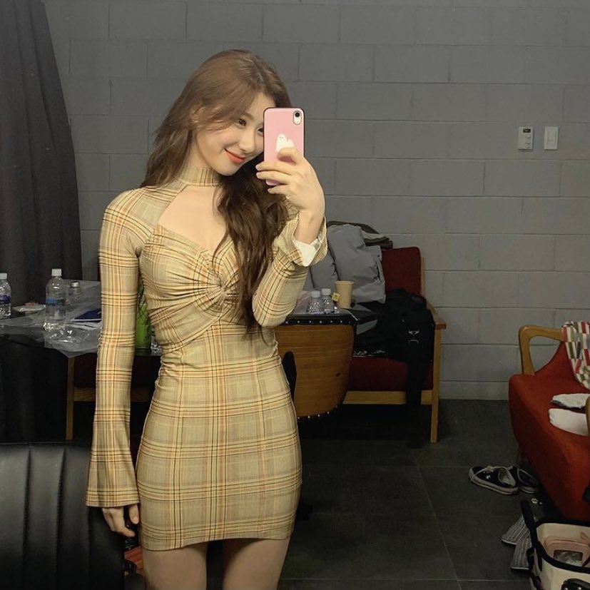 wickytt's tweet photo. a chaeryeong não parece real caras ela é tão perfeita, minha princesinha 🥺🥺 https://t.co/3ii8wUgEJX