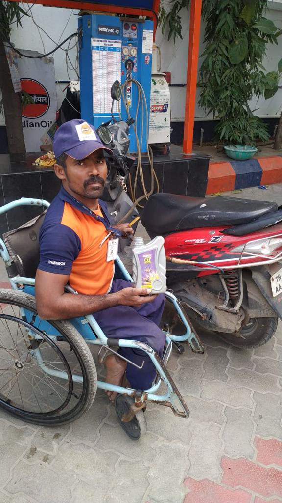 DirMktg_iocl's tweet photo. Working at our outlet in Chennai since the past decade, Selvam refuses to be defined by his #disability.  A customer’s delight, his hard work &amp; conviction in himself are an inspiration to all of us! 
#ProudToBeAnIOCian https://t.co/iDIMSHaSjd