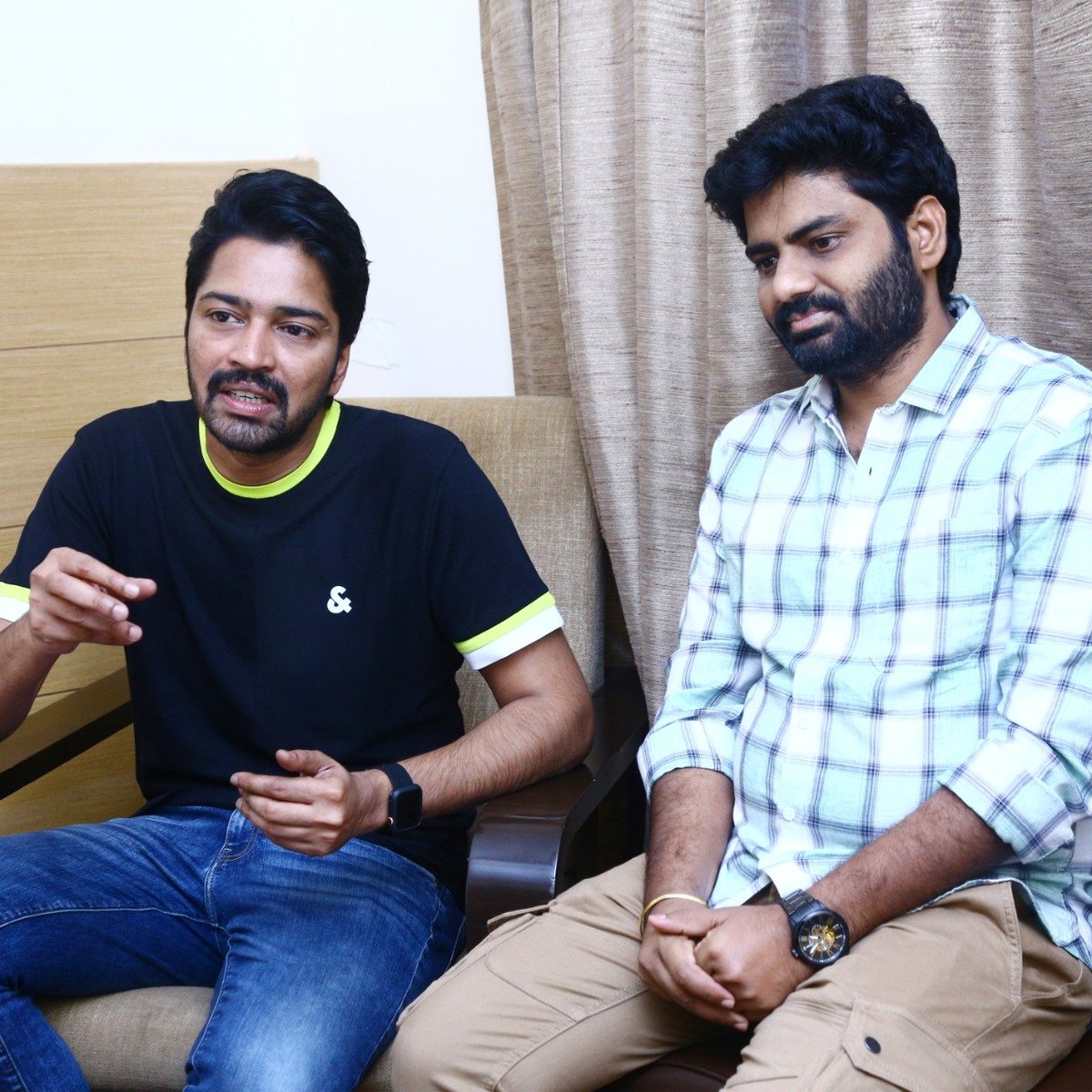 FilmyFocus's tweet photo. #Naandhi Press Meet At Rajahmundry!
Team expressed their happiness for making it a #BlockbusterJustice & Thanked Audience and Media For the Support!
@allarinaresh @vijaykkrishna @SatishVegesna @varusarath5 @SricharanPakala @ChotaKPrasad
@SV2Ent https://t.co/zh5HlU33Ub