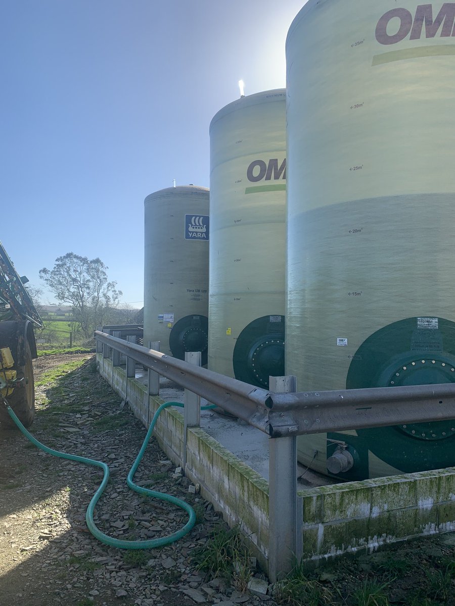 AshleyDaveJones's tweet image. First load of Nitrogen being sucked out of our new tanks and storage area, having two different companies tanks gives me more options and the upper hand on getting a deal #foolsspring #monitorfarm
