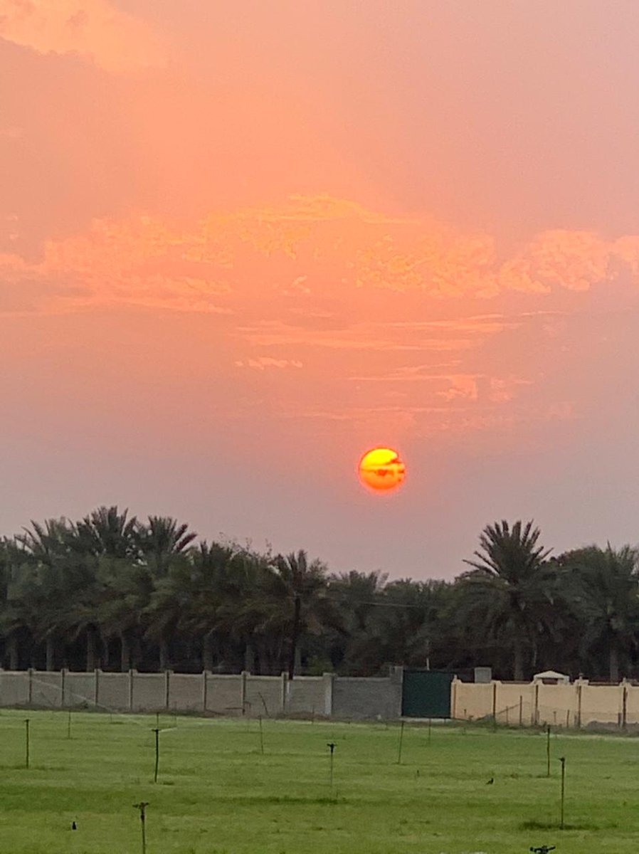 عُمان 🇴🇲 غروب الشمس في ولاية #صحم
26 فبراير 2021

📸سعيد المعمري