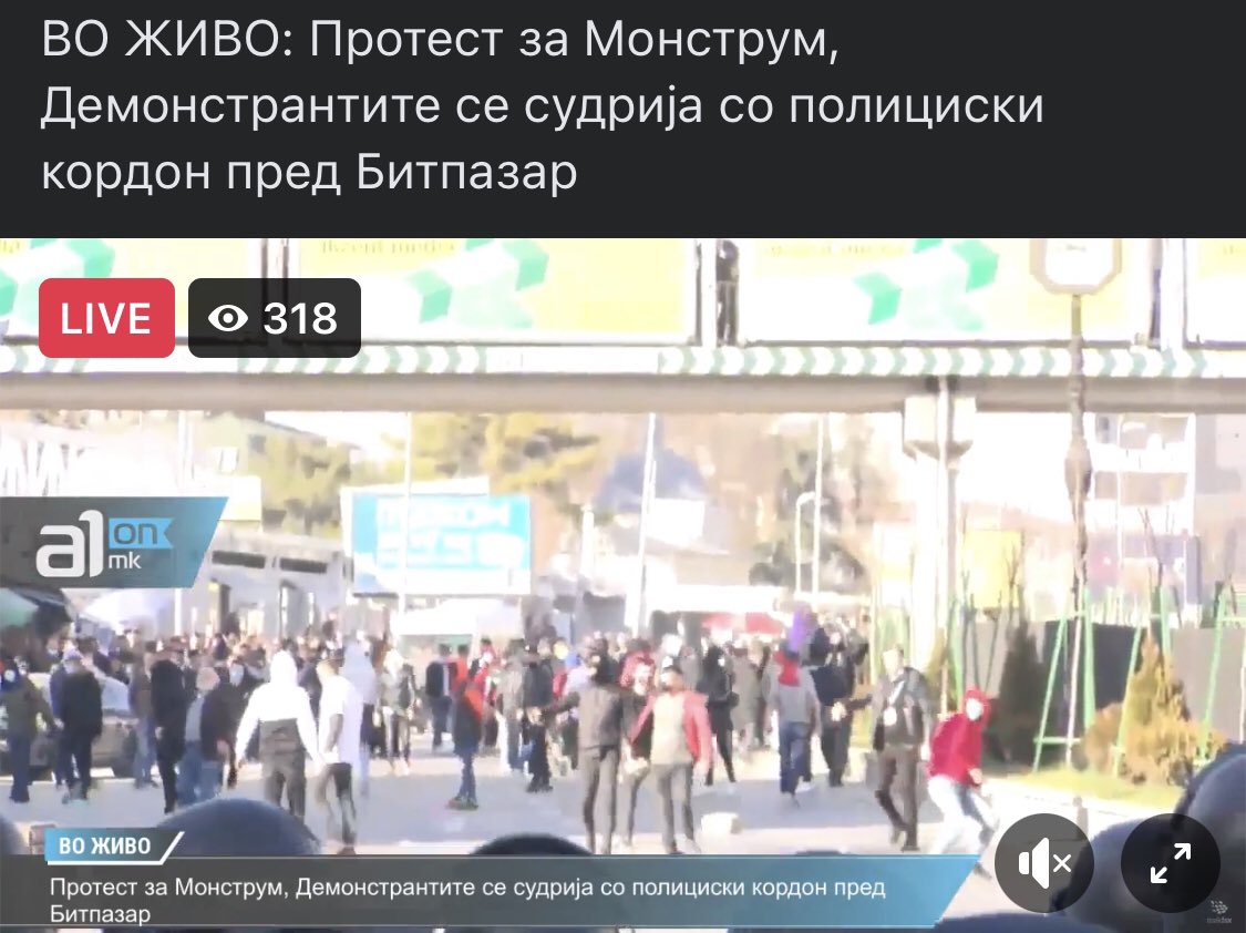 Во Вевчани не ве гаѓаа и тепаа, па апсевте ! 

А сега ? 🤫

п.с. и да, не носат маски и не држат дистанца ! 😷