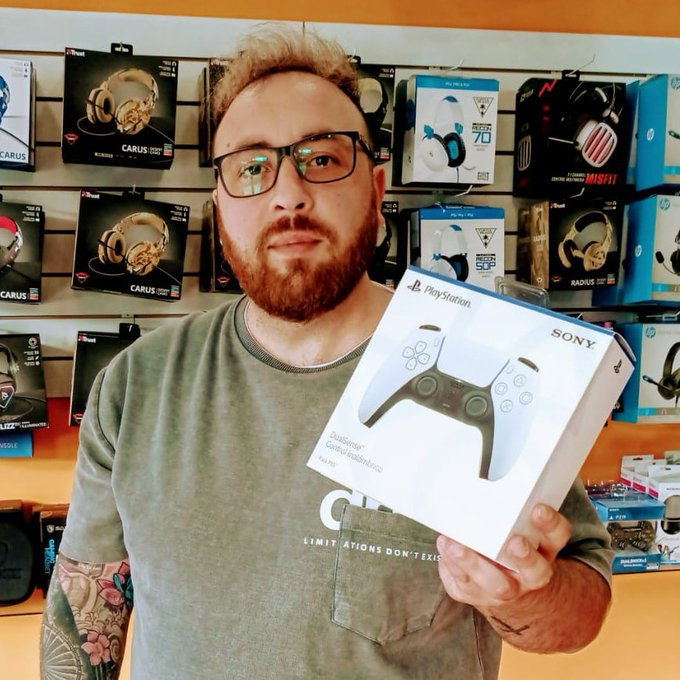 LibermanOnLine's tweet photo. Mauro Marmarides de Daft Land y todas las novedades del mundo Play Station, Play At Home, juegos más vendidos y muchas sorpresas!
#LibermanEnLinea https://t.co/eZ2i8OjUk5