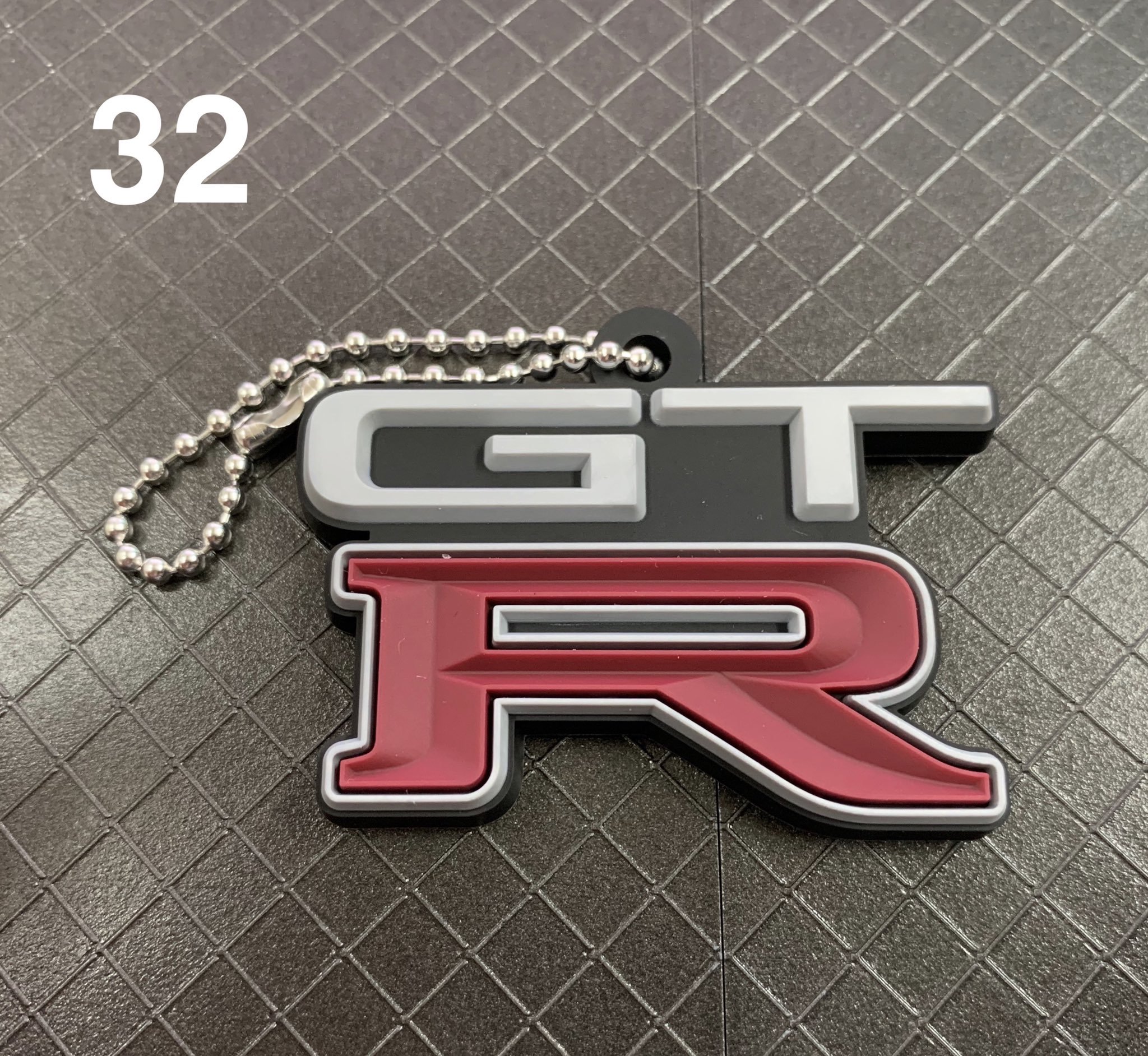 Hmagarage これはgt Rに乗っている方はもちろん 憧れてた方 お父さんやお兄さんが乗っていた思い出とかある方々に 6月発売と少し先ですがきっとgt Rの数だけ様々なストーリーがあると思うので何処かで見かけたらガチャってプレゼントしてくれたらと思い