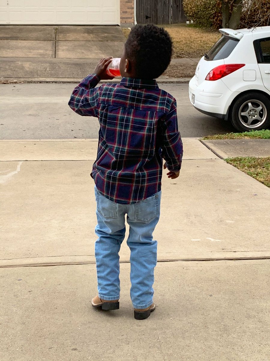 VanaahPopsh_t's tweet photo. #GoTexanDay we’re not in a cooperative mood today. https://t.co/otJu7EZSag