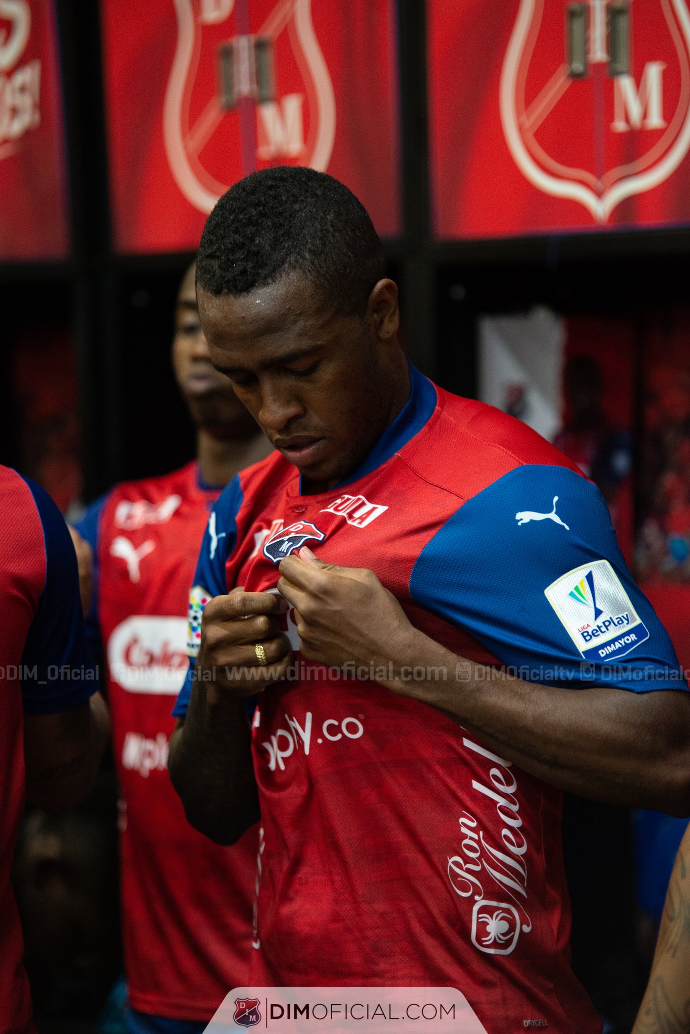 DIM on Twitter: "[Plantel Profesional ⚽] 🔴🔵 ✍️ La primera reacción de  Kevin #Londoño al ponerse por primera vez la camiseta del club de sus  amores para jugar un partido oficial. Tantas