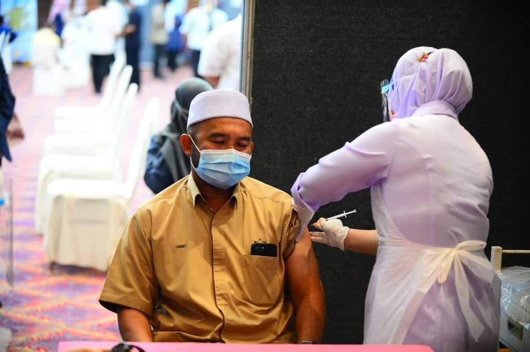 Saya dah vaksin...

Cegah COVID-19.

#LindungiDiriLindungiSemua