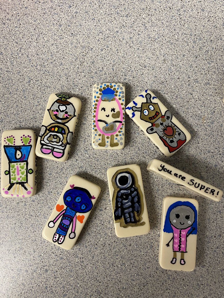 WolfeWanders's tweet photo. Ss were so excited to meet with Portland artist @garyhirschart to explore steps to further their Refugee BraveBot Project for @globalgoals. Ss came away so inspired by his #botjoy journey and deeply connected to his passion for art and spreading courage and kindness. #bsdpride https://t.co/MmBdutAGfB