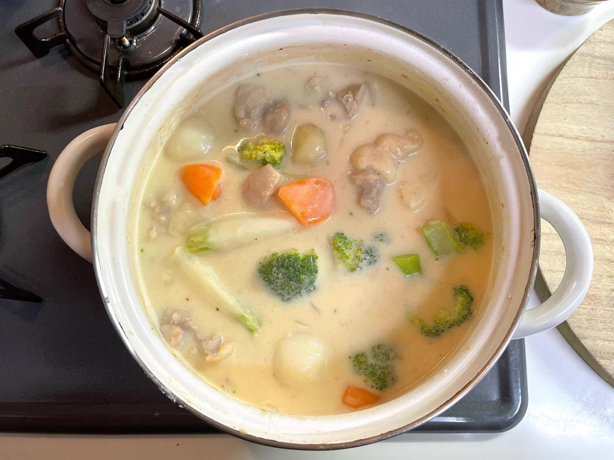 甘くなり過ぎないシチュー！バターをケチらず作った味噌バタシチュー！