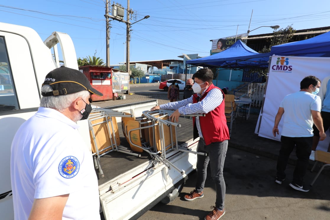 dideco_afta's tweet image. AHORA 👉 Un nuevo operativo en terreno, esta vez en la feria Prat de población O'Higgins, junto a #CMDS con toma de test PCR gratuitos y asistencia social a vecinos #MuniEnTerreno #Antofagasta