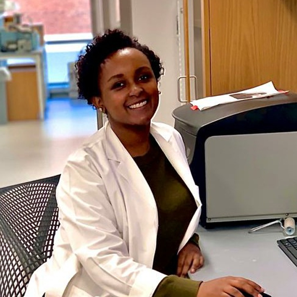 UMBalumni's tweet photo. This #BeaconFeatureFriday, we're celebrating @UMassBoston alumna Faith Karanja '13 (@Ranjih), who recently co-authored a commentary about racial inclusivity in the scientific community in @CellCellPress. Read more at https://t.co/sW2E3NNPqt https://t.co/O0jq3UrTJE