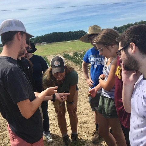 vtbiochem's tweet photo. Applications for the VT-REEL Summer 2021 program are due THIS Sunday (February 28)! 

For more about the program and for application materials, visit the VT-REEL website: https://t.co/zZE7pohYBs

[Photos were taken pre-COVID-19.] https://t.co/2Kc8wWvwGm