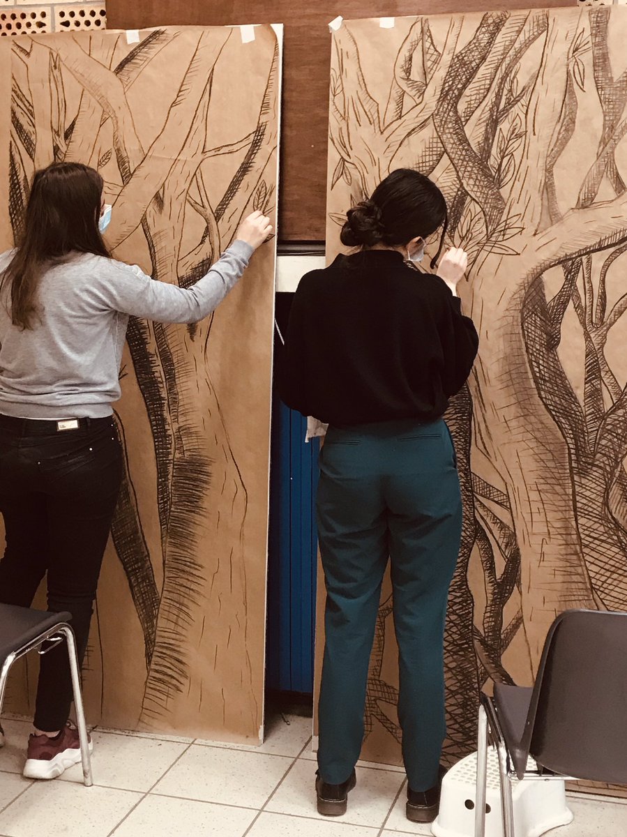 karine_emonet's tweet photo. Passage sur l’atelier #Décor de la #FluteEnchantée @villepoissy par les talentueuses équipes de @Opera_Comique 🎭 Les https://t.co/Un76q20hhM préparent un spectacle formidable pour tout les amateurs de #Mozart d’ #Humour d’ #Art et ts les #curieux 💓🍀✨#coulisses #madeInPoissy https://t.co/O4GiiI5qyA
