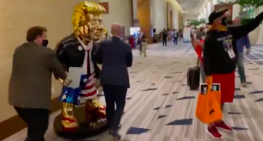AynRandPaulRyan's tweet photo. OMFG whoever built this golden calf of Trump *must* have known about Bob's Big Boy. COME ON.

The only thing missing is the burger, probably because Trump already ate it with a large fry and washed it down with a Diet Coke. https://t.co/UP6vR8ylVL