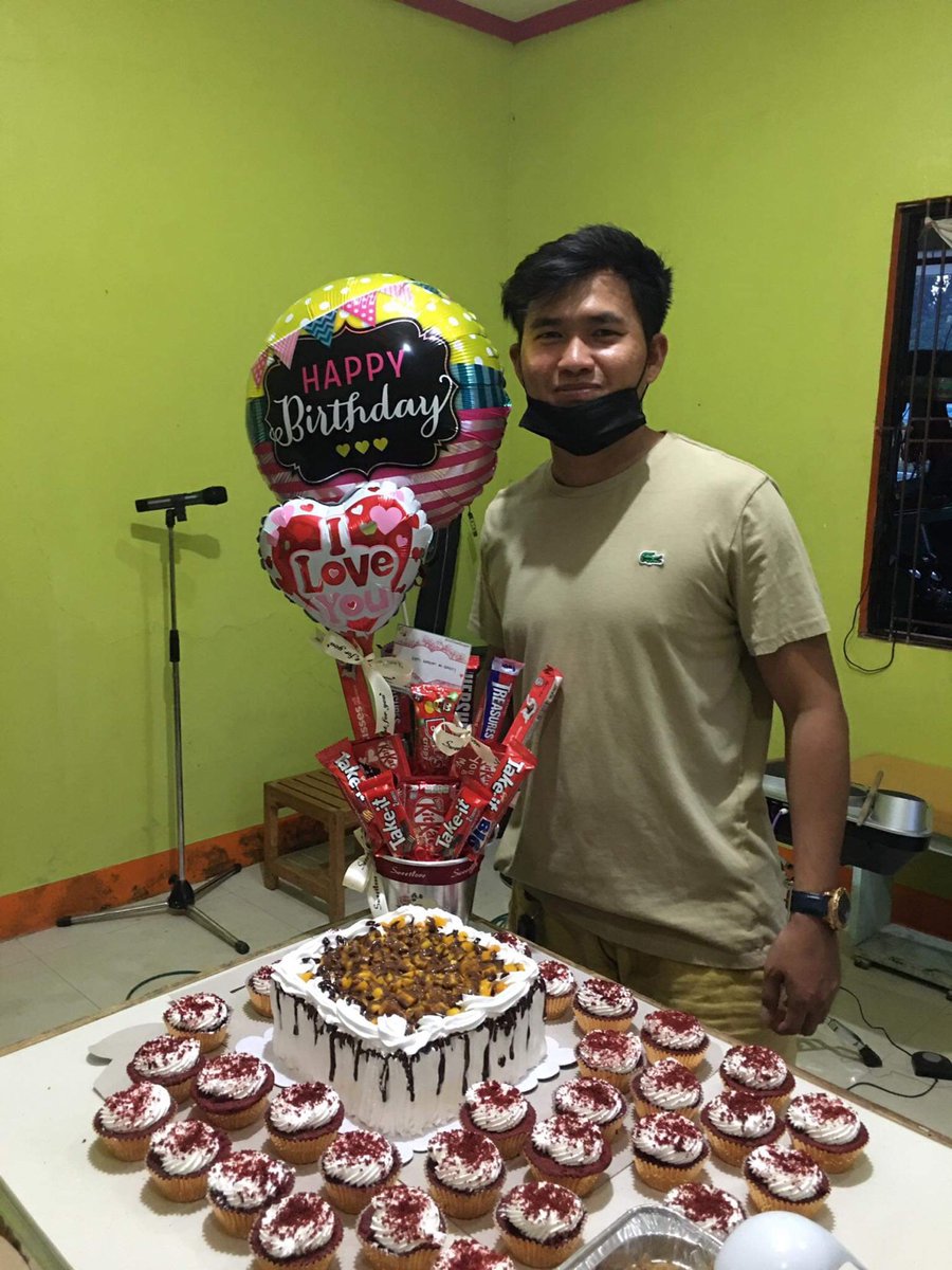 maycatherine08's tweet photo. So glad i decided to surprise you... seeing you so happy on your day made me even happier. I love you my bansot!! https://t.co/xrCdjlPiCR
