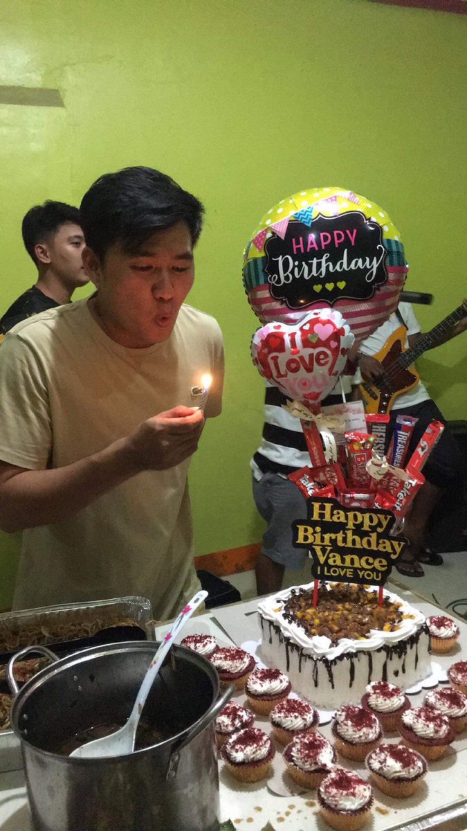 maycatherine08's tweet photo. So glad i decided to surprise you... seeing you so happy on your day made me even happier. I love you my bansot!! https://t.co/xrCdjlPiCR