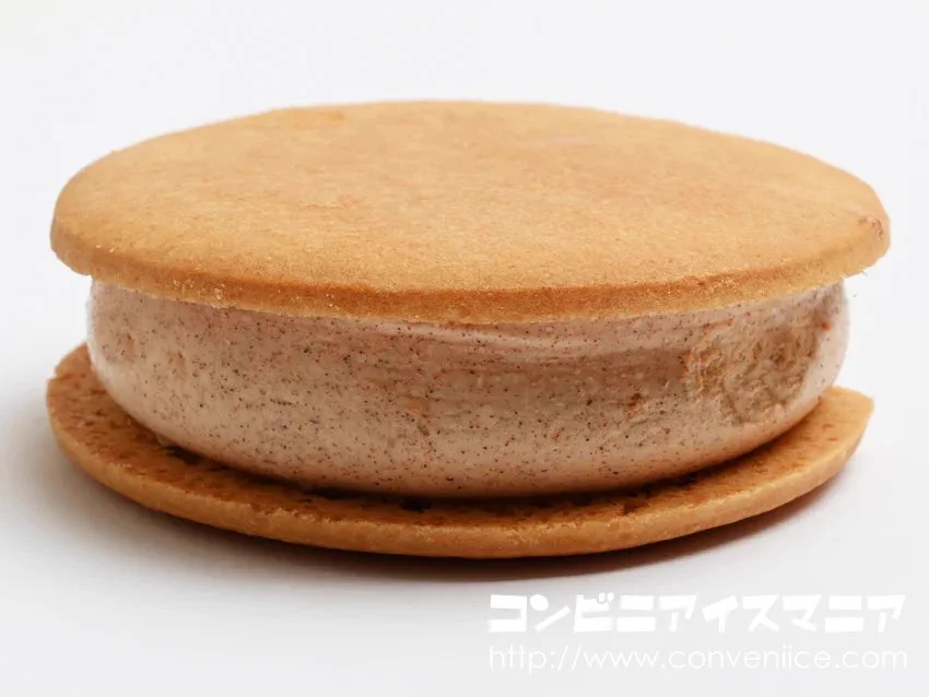 シナモン好きも満足？セブンイレブンで売られている「ビスケットサンドアイス」がシナモン好きにオススメ！