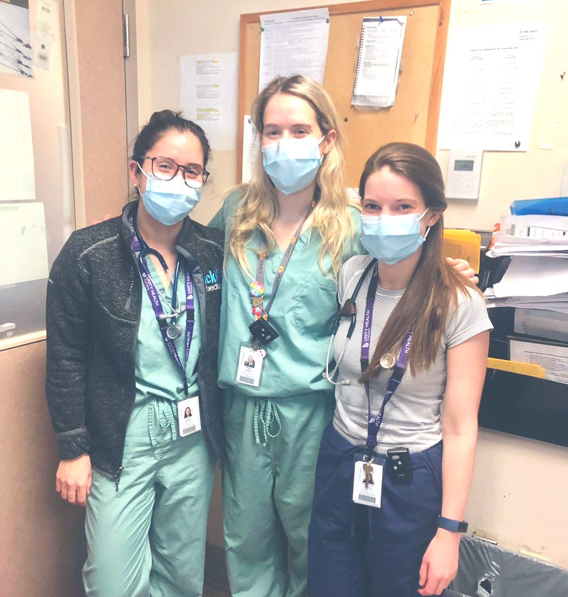 A few years since first learning about the blue baby in the basement of NMB, this rotation we’re working together to #breatheforthebaby in the St. Mike’s NICU  @QueensUGME <a href="/bob_connelly/">𝗕𝗼𝗯 𝗖𝗼𝗻𝗻𝗲𝗹𝗹𝘆</a> #queensreunion