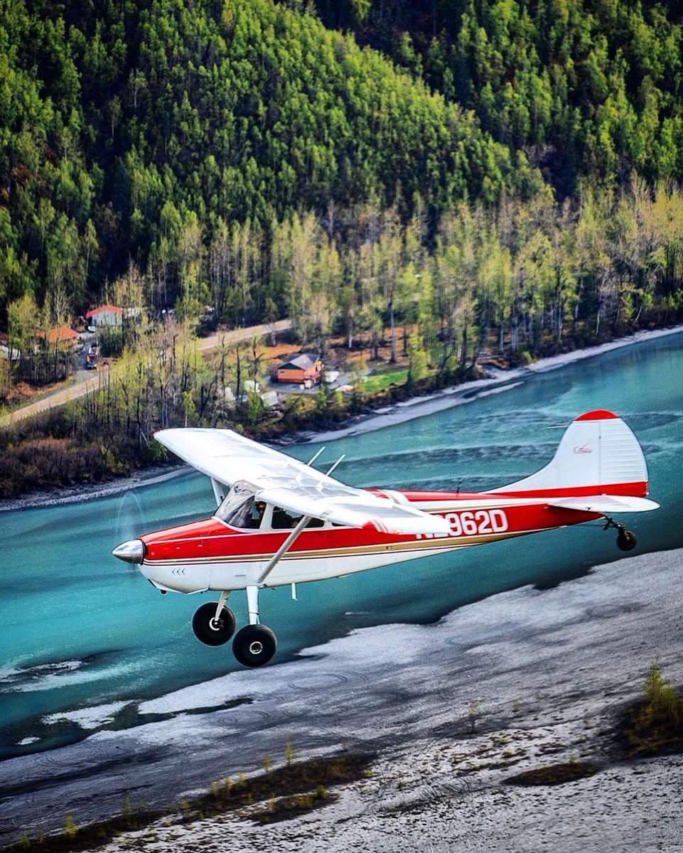 KristalAero's tweet photo. “Les pilotes se moquent de marcher. Ce qui les motive, c’est de pouvoir voler.”
📷 Thank you @deonmitton for another breathtaking photo 🛩️
#kristalaero #C170 #alaska #mountains #aviatrix #aviation #aviationlovers #aviationphotography #aviationdaily #aviator https://t.co/wDNkPwbYpt