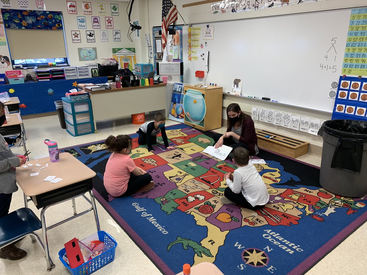 hasd_fta's tweet photo. Mrs. Spisak’s Kindergarten class working so hard in guided reading. Wonderful to see the growth in these great kiddos!! https://t.co/PCnGIE4aWG