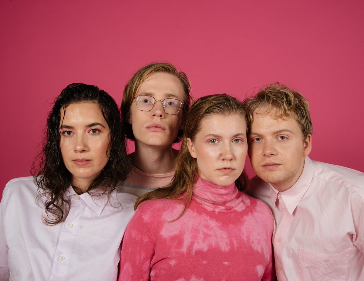 Mall Girl spearheads the Norwegian math-pop scene. Melt your face with their new single right here 👇🏼

orcd.co/mallgirl-badgi…