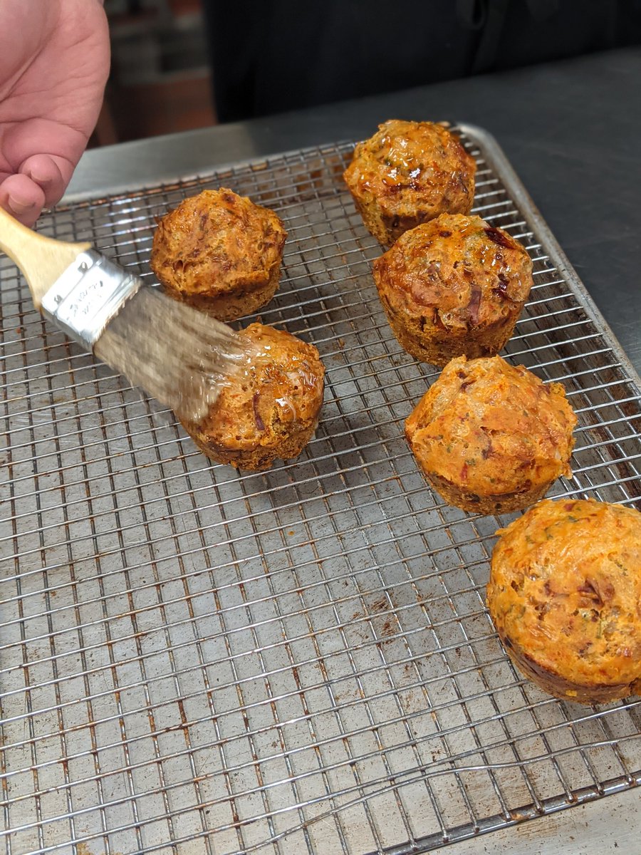 ChefBrockCahoon's tweet photo. Level 1 LCTI students learn the principles behind quick breads, equipment, and vegetable preparation in these Smoked Chili Cheese Muffins @LehighCTI @LCTI_SaltPepper @acfchefs https://t.co/AKDPJqSvV1